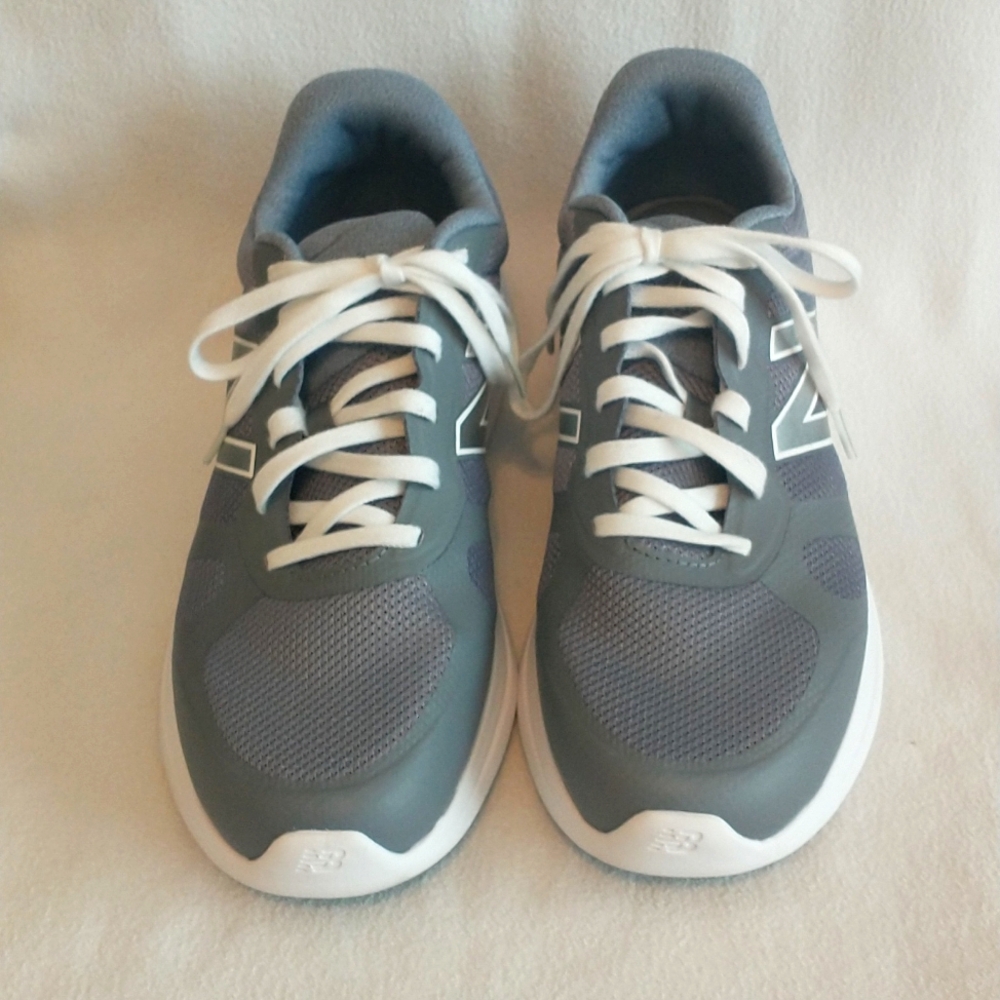 New Balance Men's Gray Athletic Shoes Size 10